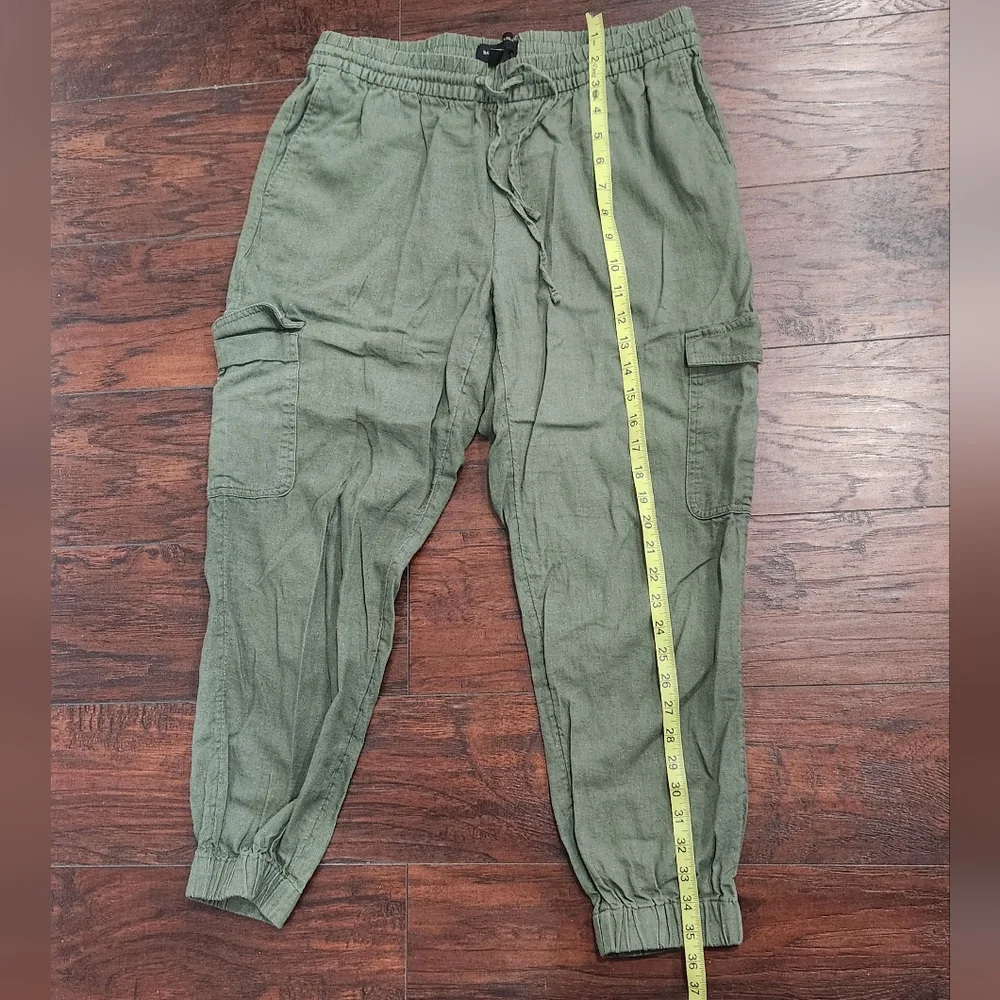 BANANA REPUBLIC LINEN GREEN CARGO PANTS 🌸🍂